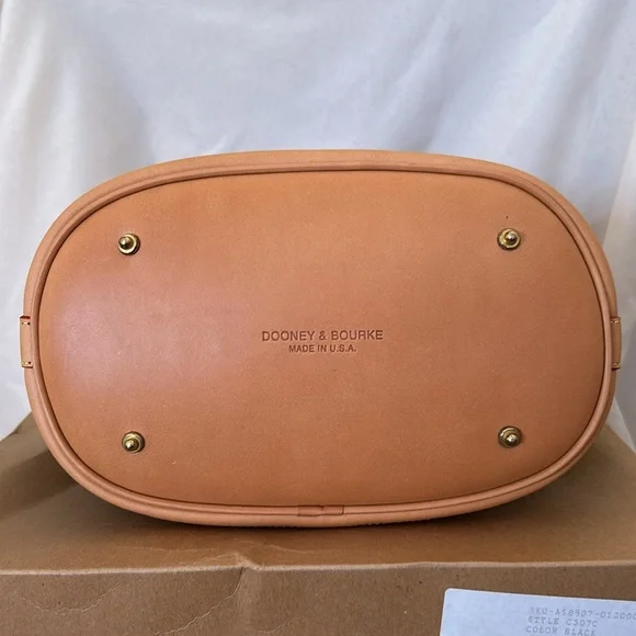 Dooney & Bourke Cabriolet Canvas and Leather Bucket Bag Vintage NWT - Picture 7 of 15